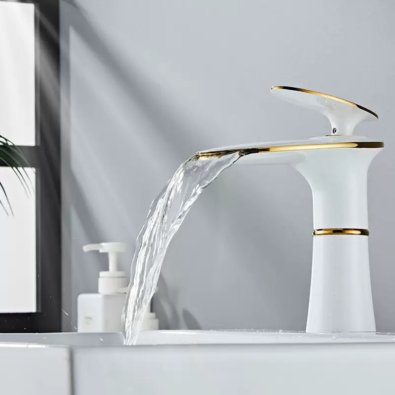 Grifo de lavabo de cascada de  - Home Hardware Bathroom Sinks reseña y precio